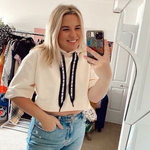 alo yoga cropped cream hoodie